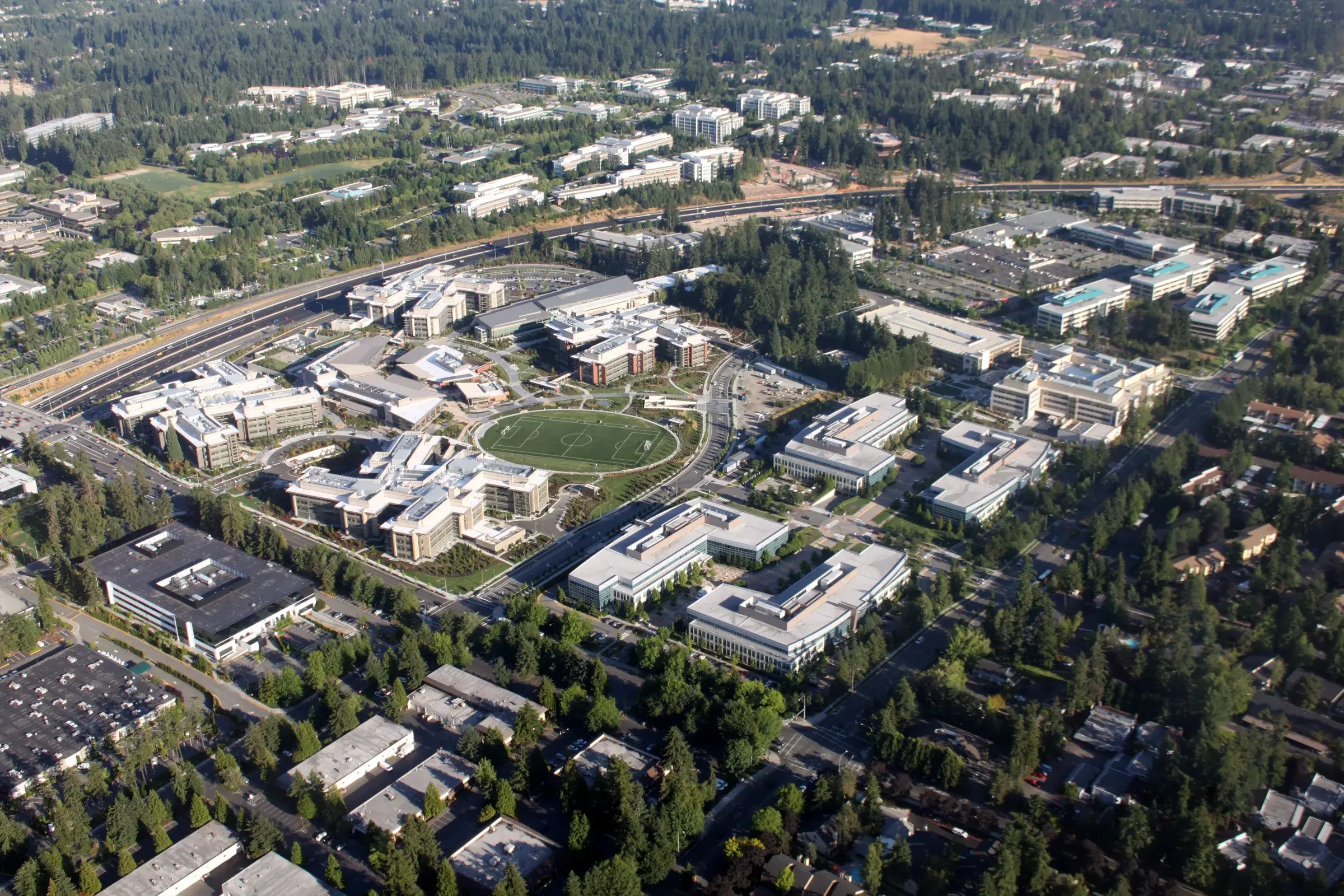 Vue aérienne du campus Microsoft à Redmond