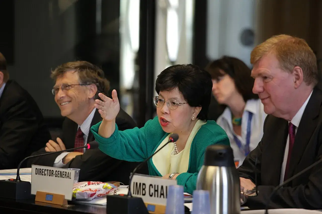 Bill Gates et Margaret Chan, directrice générale de l’OMS, lors d’une discussion sur la polio à l’Assemblée mondiale de la santé en 2011