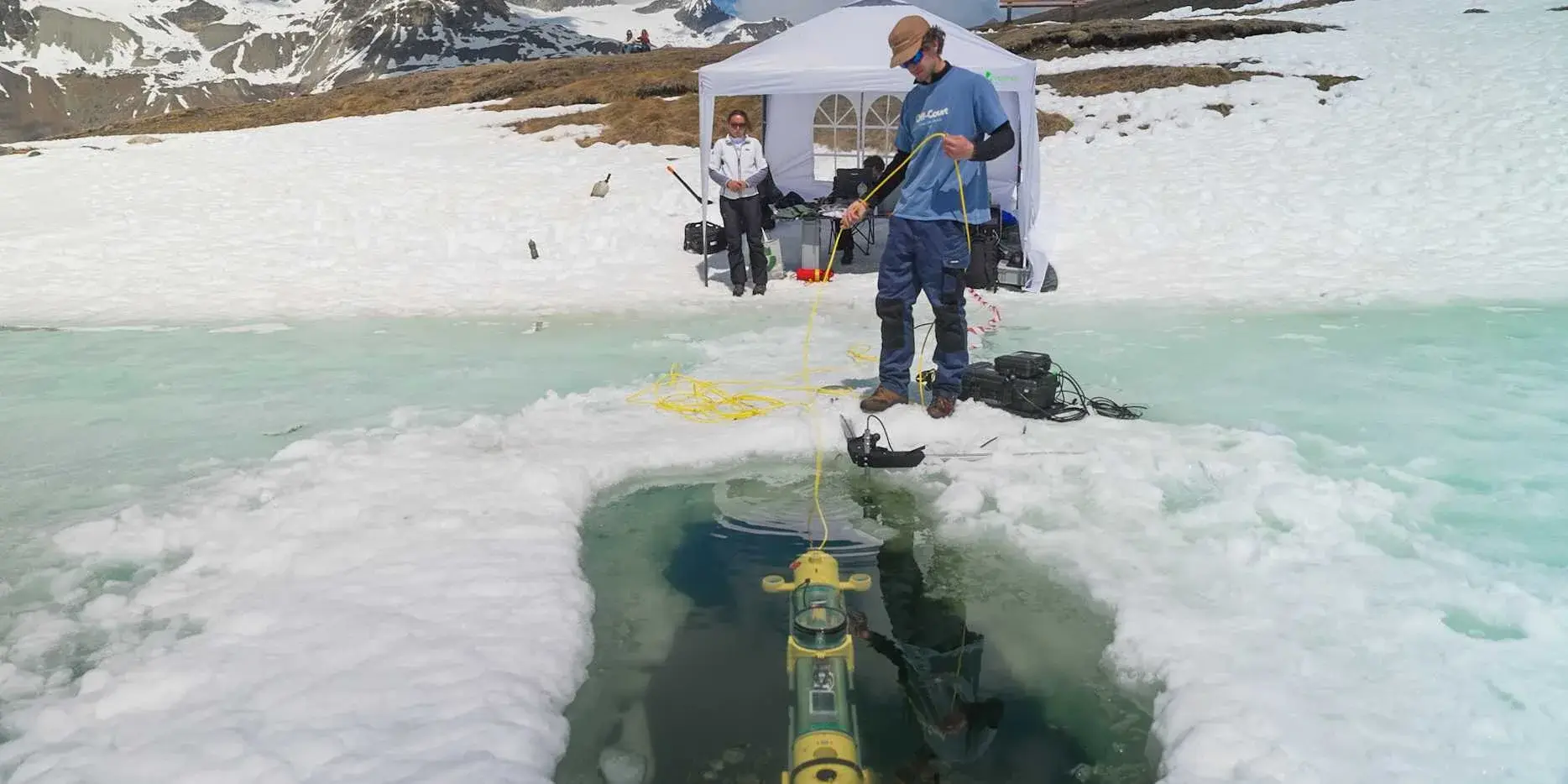Robot sous-marin POLARIS de l’ETH Zurich pendant un essai sous la glace