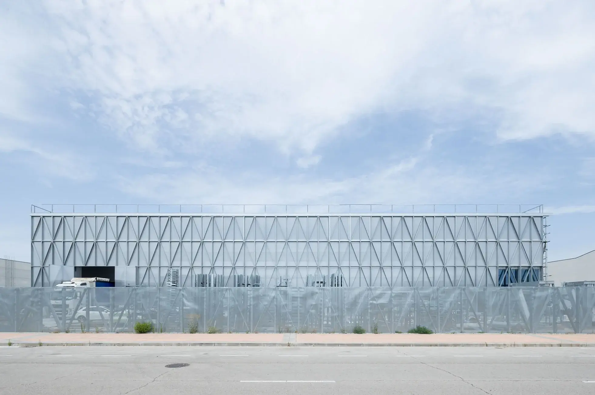 Intérieur d’Ensamble Fabrica à Madrid, espace de fabrication et de prototypage du studio
