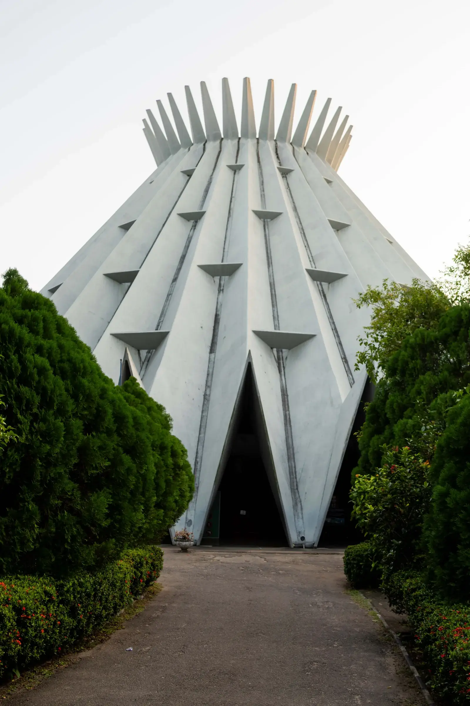 Le Colombo Planetarium au Sri Lanka, conçu par Velayu Kandavel avec A. N. S. Kulasinghe